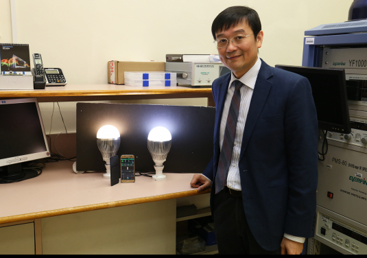 His team develops a smart system for precise dimming and colour control of LED lamps, unifying the interactions of light, heat and power, based on a major theoretical breakthrough also by the team on the Photo-Electro-Thermal Theory for LED Systems